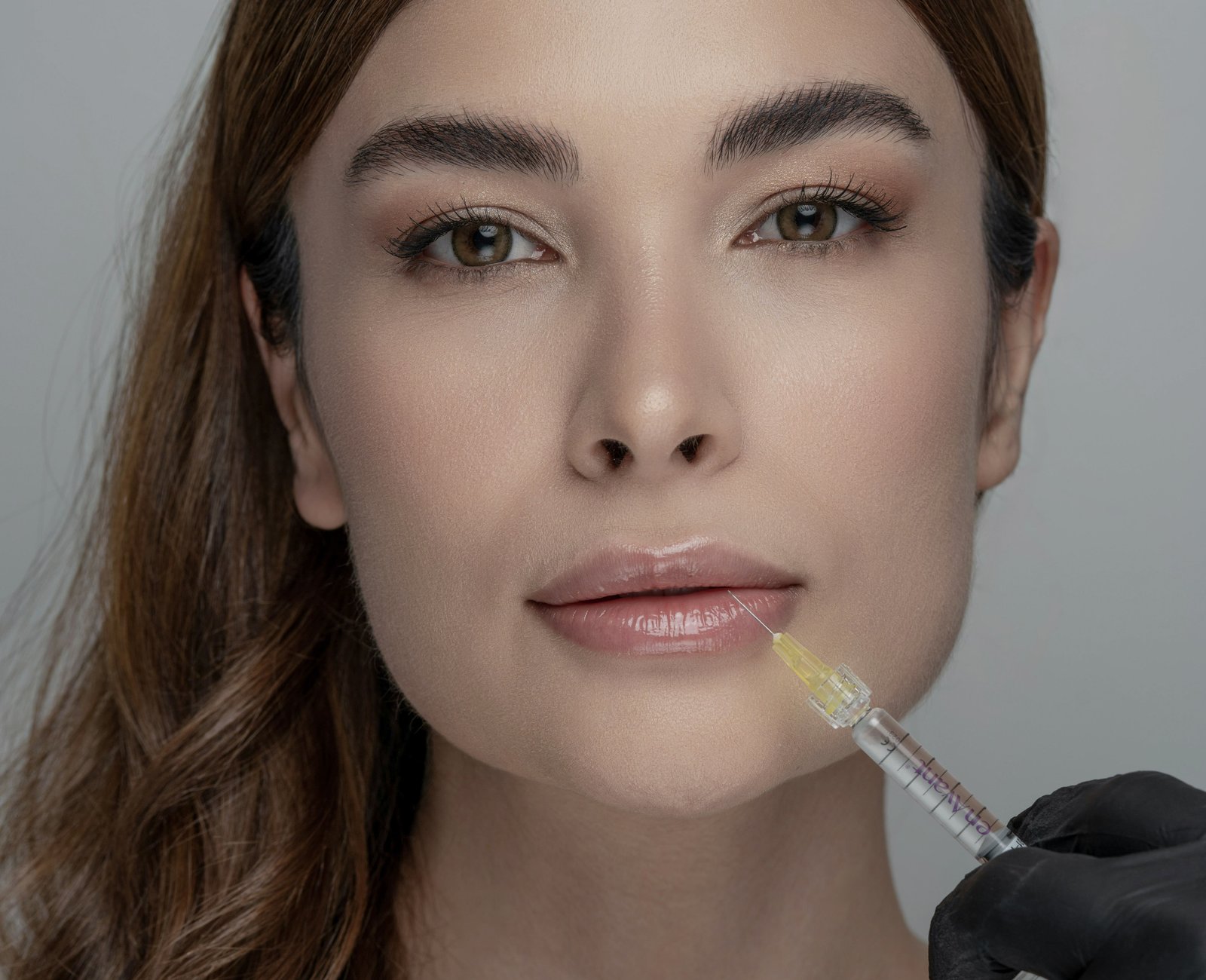 Skinbooster e Preenchimento: Qual o Melhor Tratamento Para Sua Pele? | Grupo Paula Chicralla Skinbooster e Preenchimento